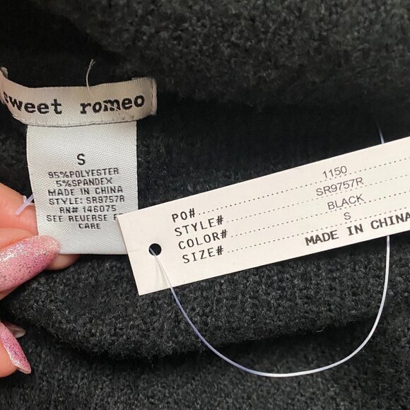SWEET Romeo BNWT Black Abstract Ribbed Turtleneck - Picture 5 of 9